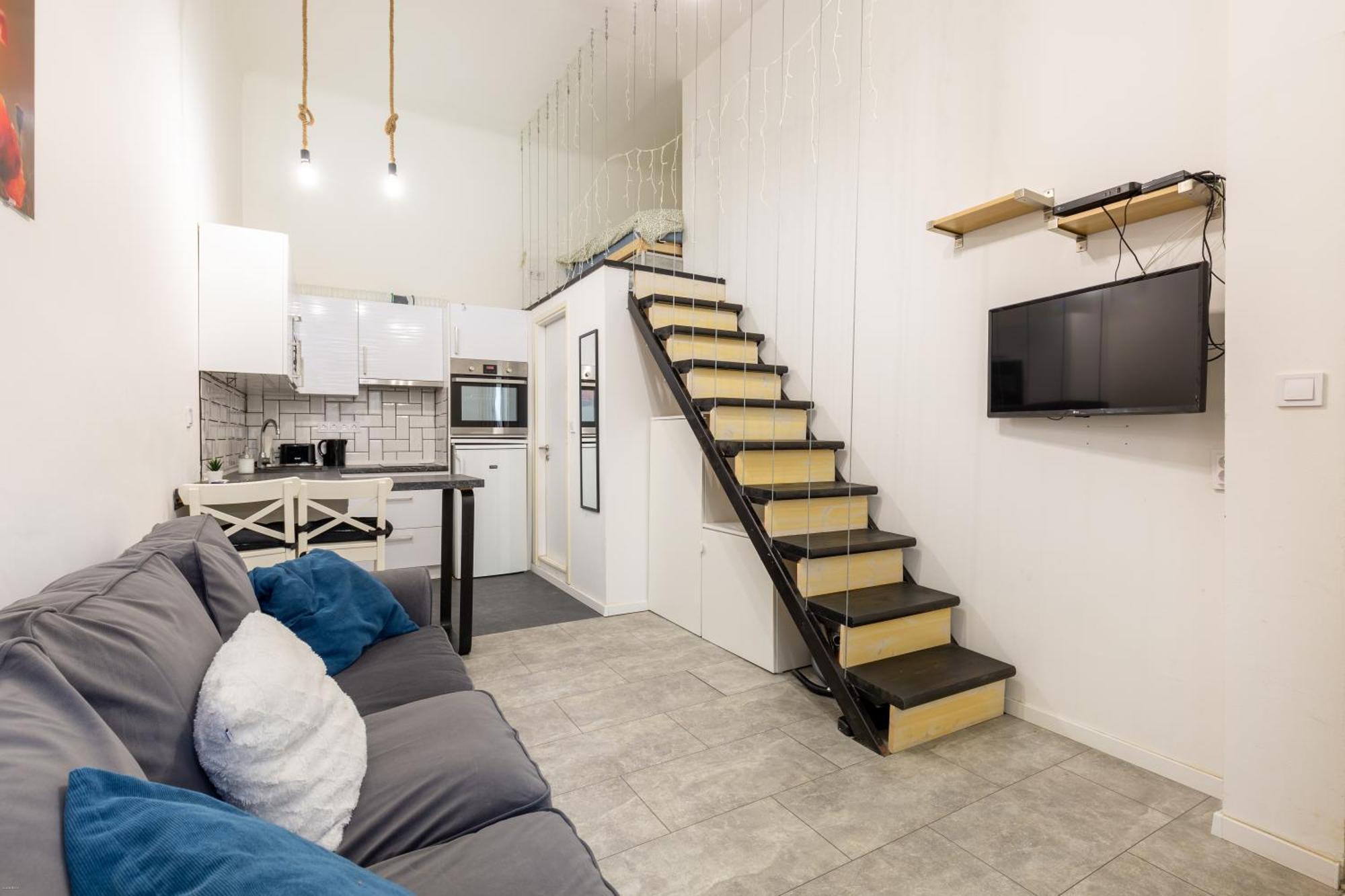 V60 Voeroesmarty Apartment *